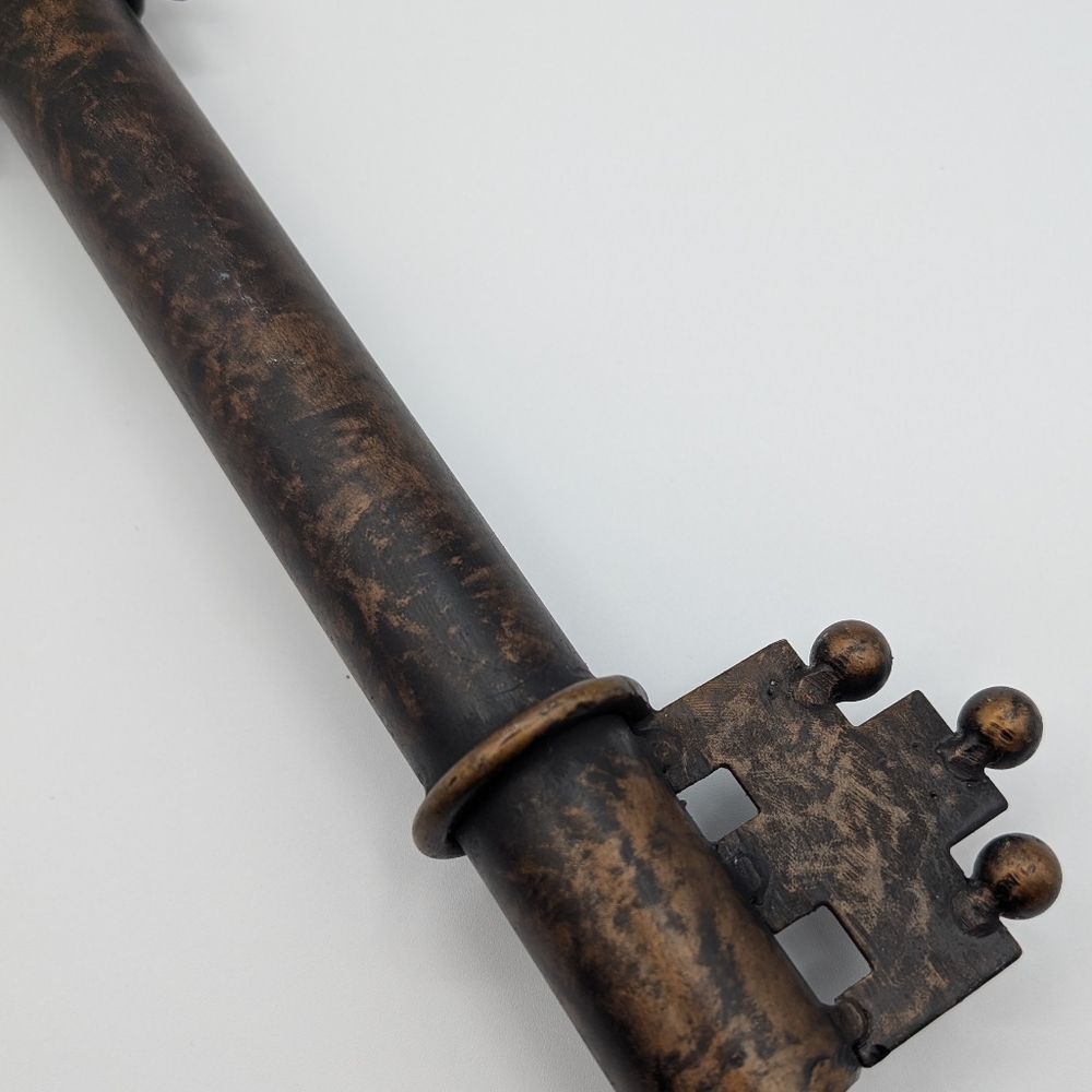Vintage Style Decorative Key - Picture 5 of 6